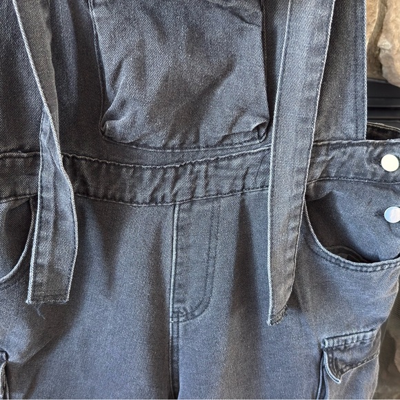 Stylish Gray Women's Cargo Overalls - Picture 5 of 11